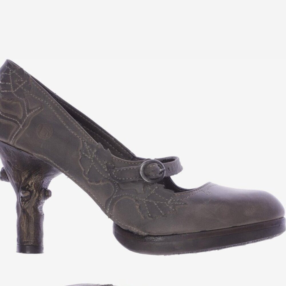 Neosenes Leather Mary Jane Pumps with Witchy Thorn Detail Grey 2.5" Heel Size 6